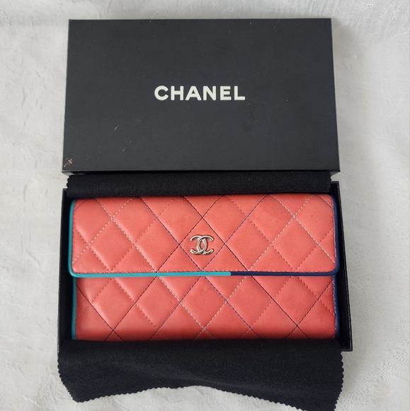 Auth RARE Chanel Lambskin Quilted Trifold 3 Colors WALLET - Picture 2 of 13